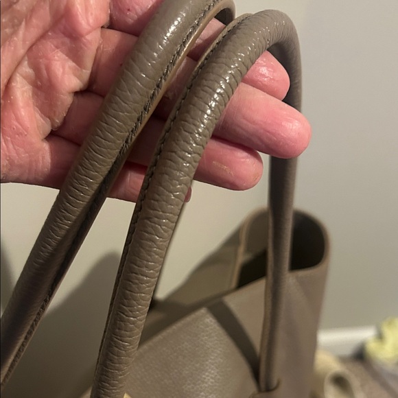 Chic Taupe Leather Tote Bag EUC ❤️❤️❤️ - Picture 4 of 12